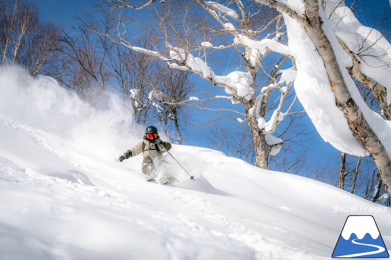 サッポロテイネ｜プロスキーヤー・中西太洋さんが、今季 SNOW Freaks 初登場。コンディション良好なゲレンデ＆パウダーを滑る、そして、撮る！